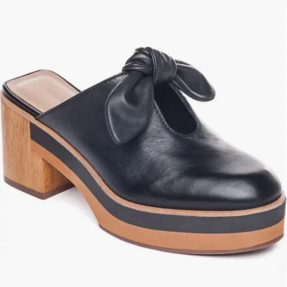Bernardo Black Mules with Bow and Block Heel - Picture 1 of 12